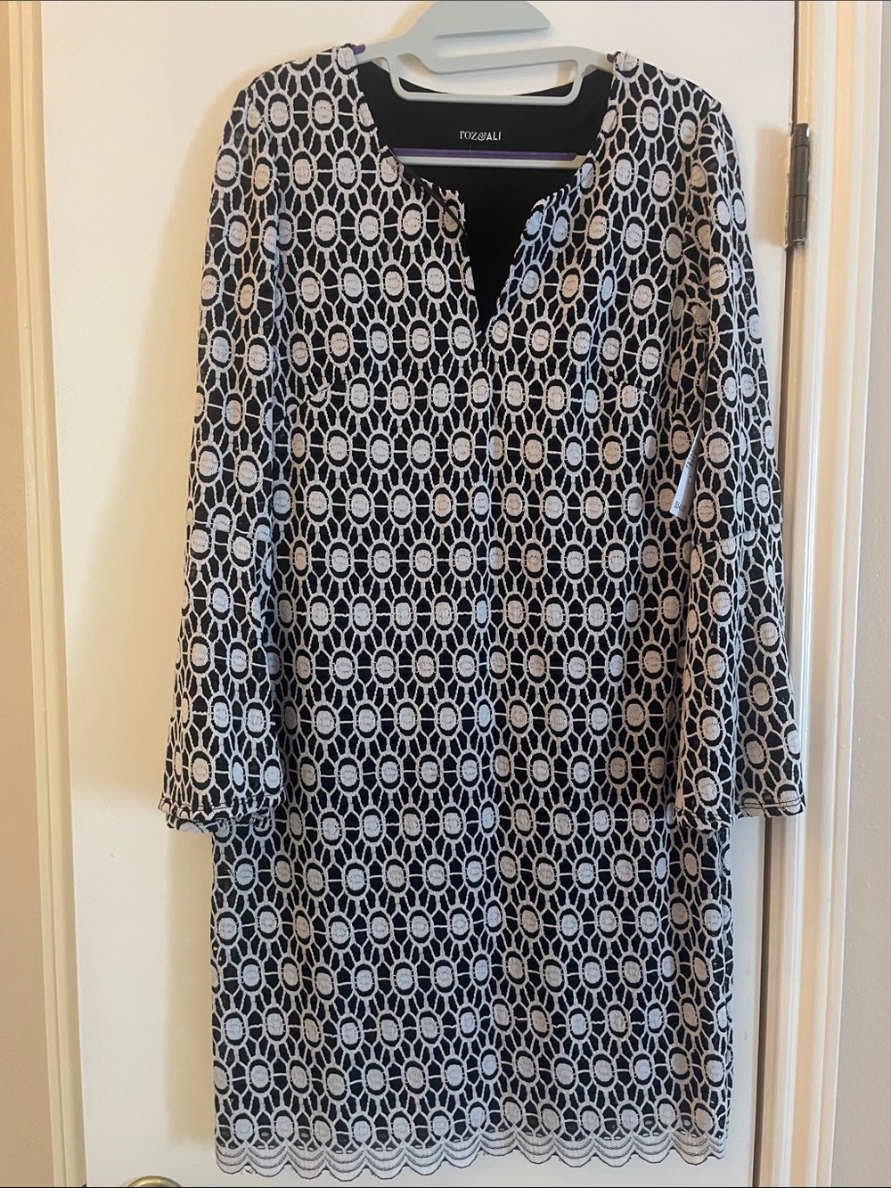 Roz & Ali Black and White Long Sleeve Geometric Lace-Effect Dress